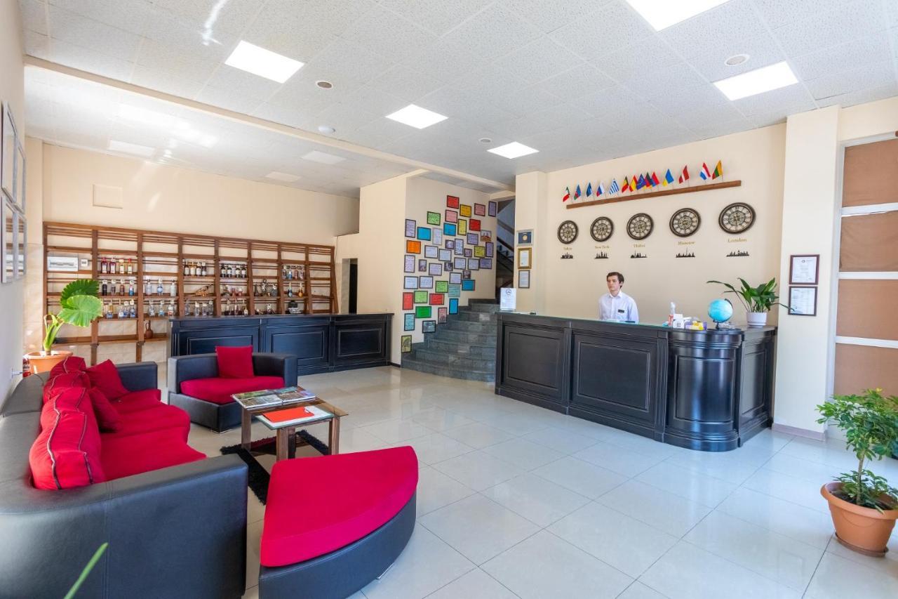 Hotel Phasis คูทายสิ ภายนอก รูปภาพ