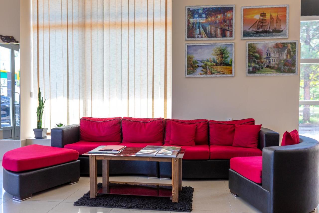 Hotel Phasis คูทายสิ ภายนอก รูปภาพ