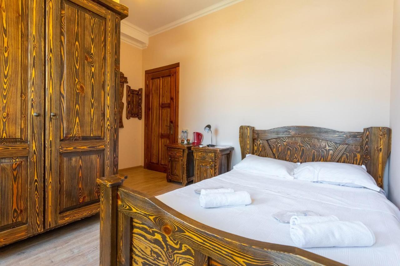Hotel Phasis คูทายสิ ภายนอก รูปภาพ