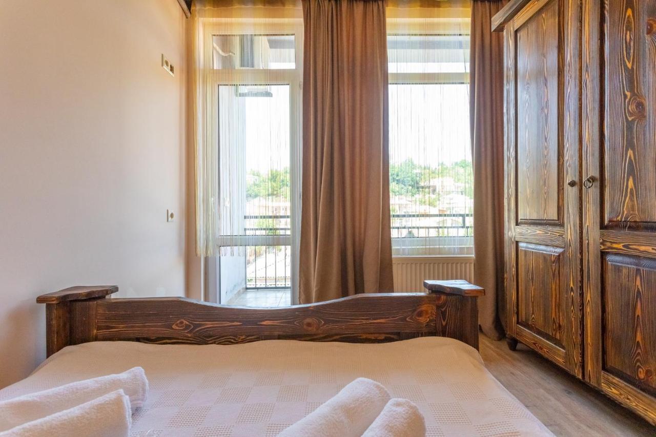 Hotel Phasis คูทายสิ ภายนอก รูปภาพ