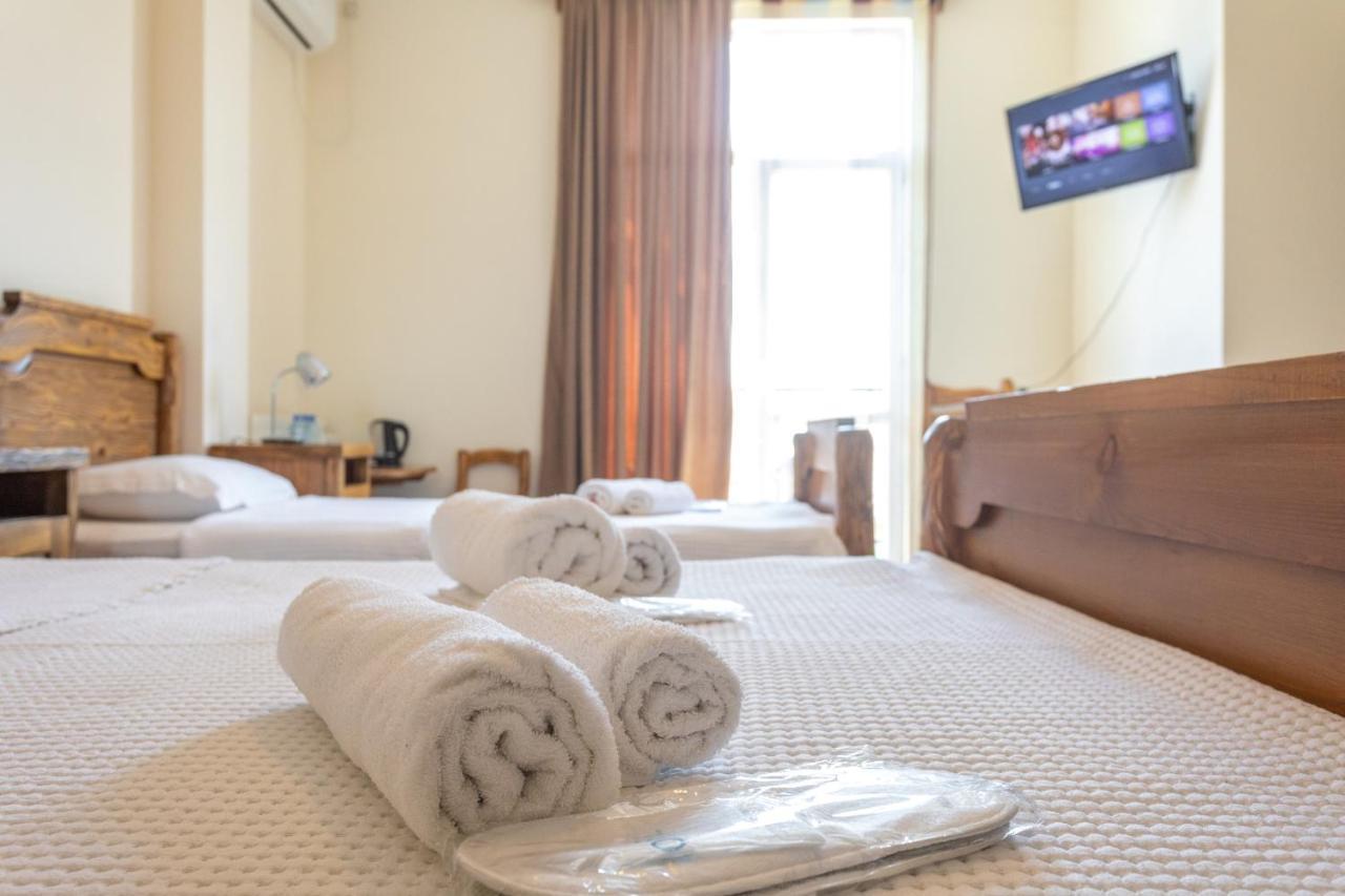 Hotel Phasis คูทายสิ ภายนอก รูปภาพ