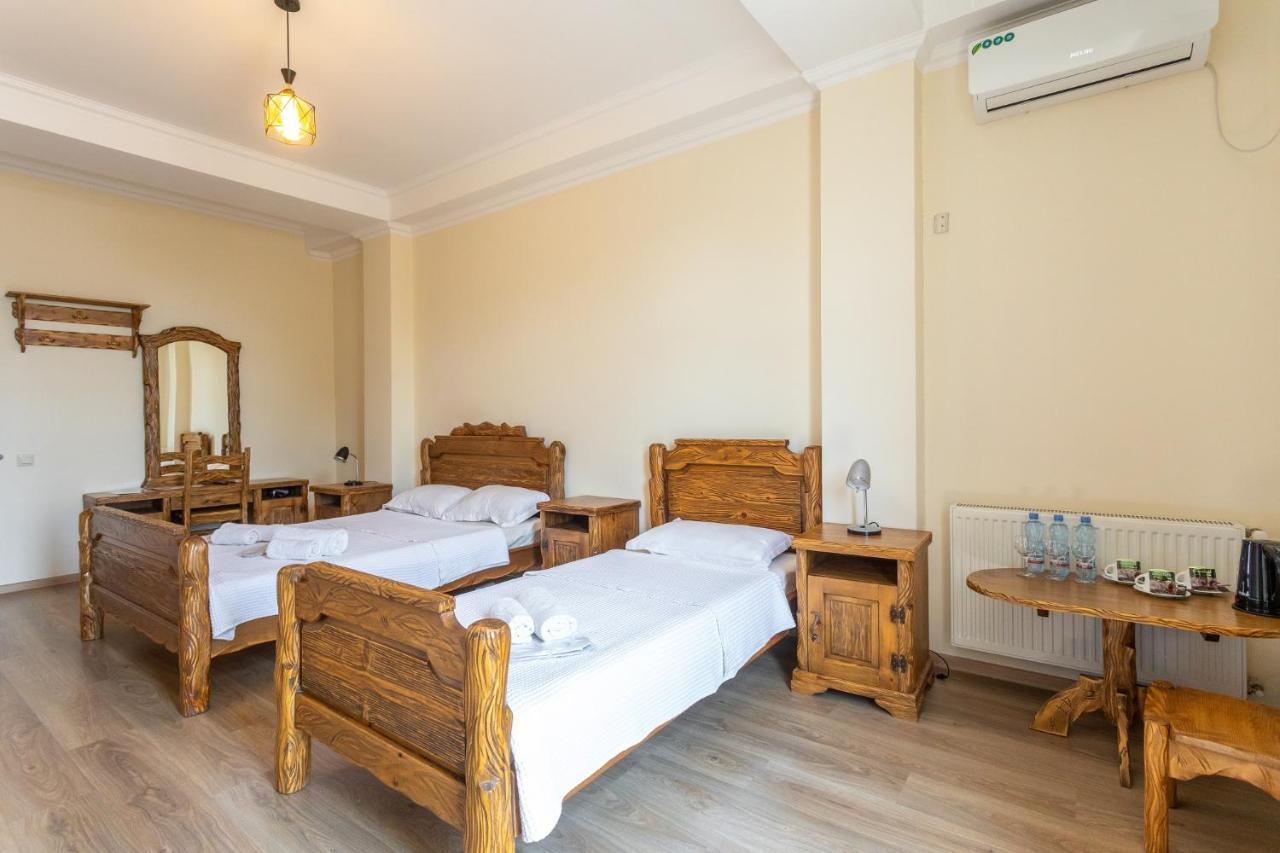 Hotel Phasis คูทายสิ ภายนอก รูปภาพ