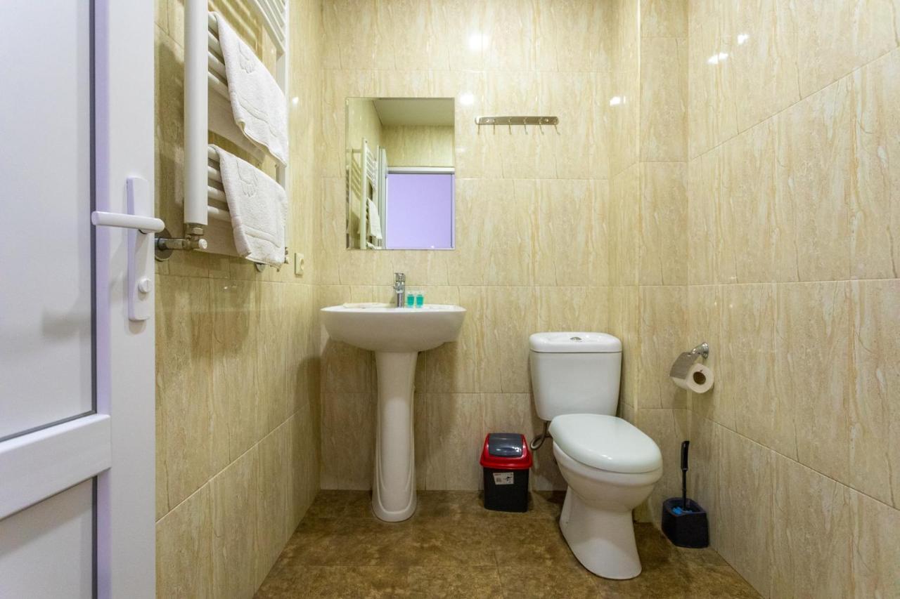 Hotel Phasis คูทายสิ ภายนอก รูปภาพ
