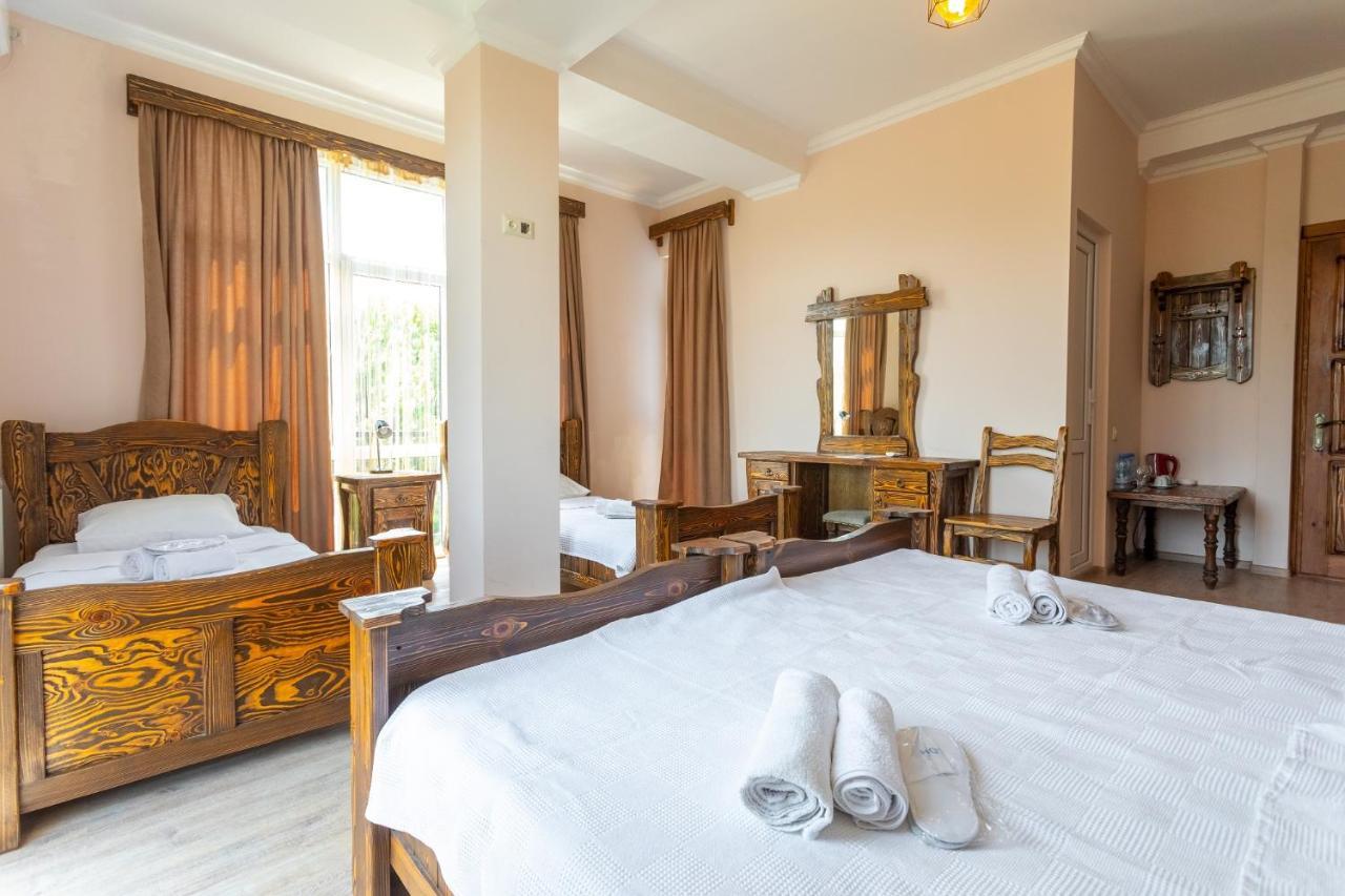 Hotel Phasis คูทายสิ ภายนอก รูปภาพ