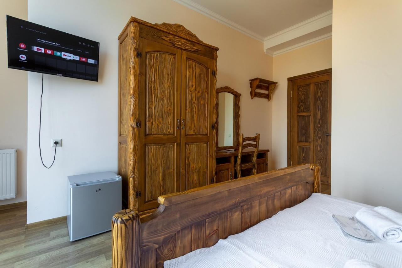 Hotel Phasis คูทายสิ ภายนอก รูปภาพ