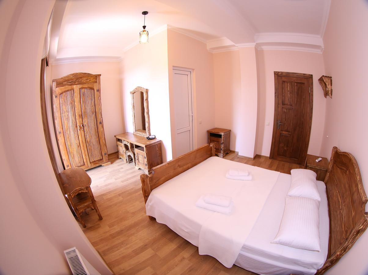 Hotel Phasis คูทายสิ ภายนอก รูปภาพ